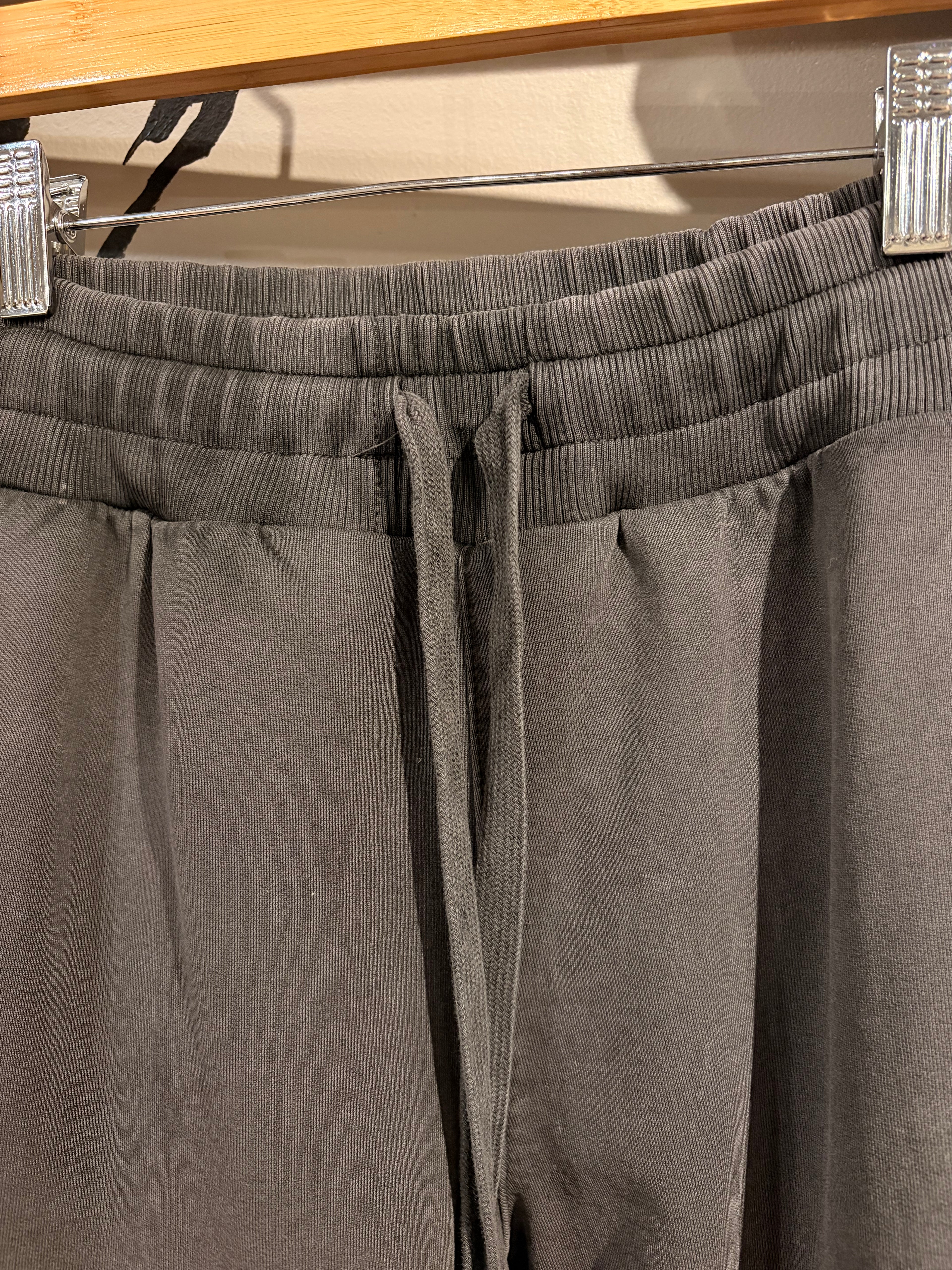 Sweat Pants in Dark Grey