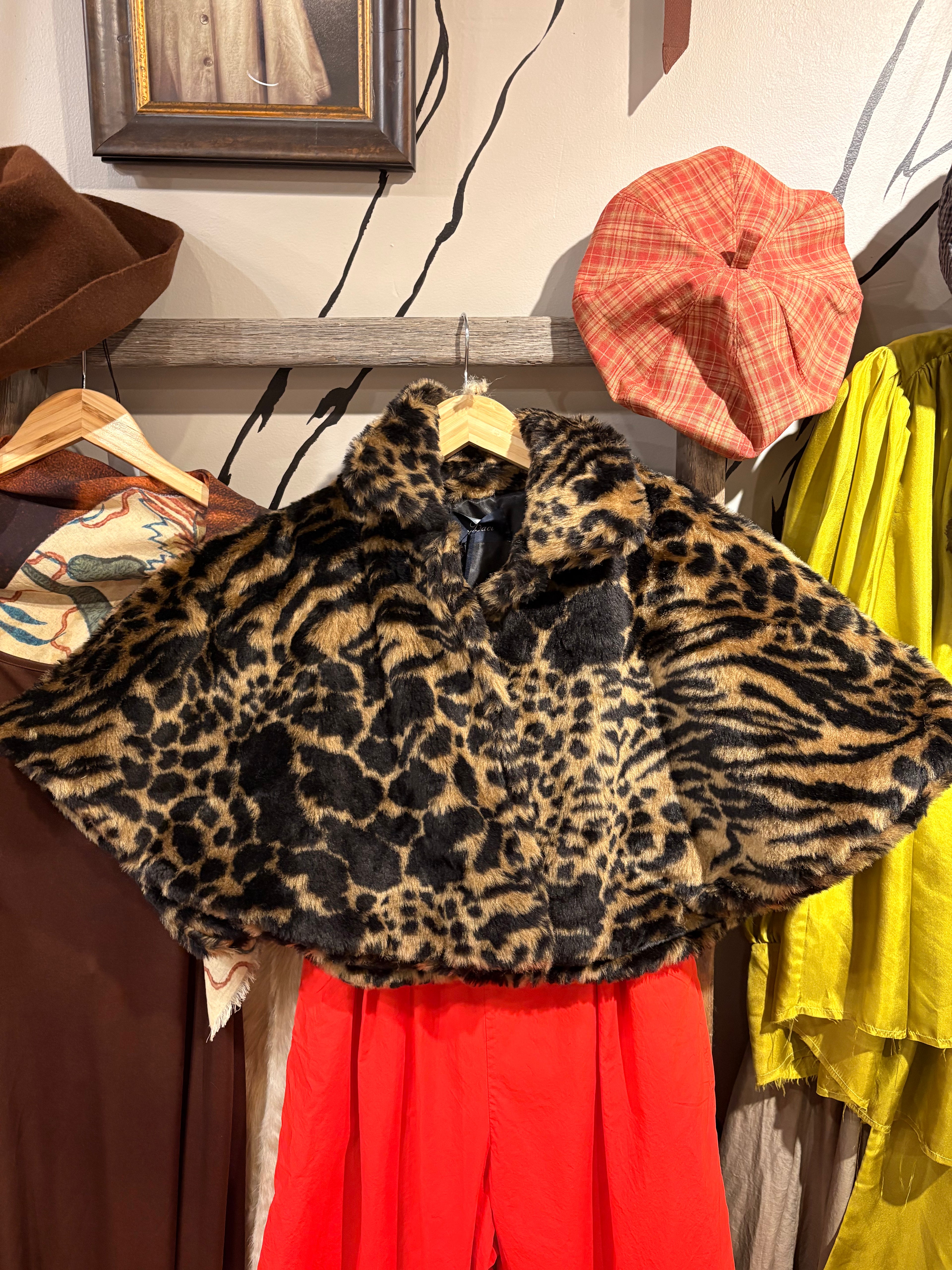Fur Short Cape