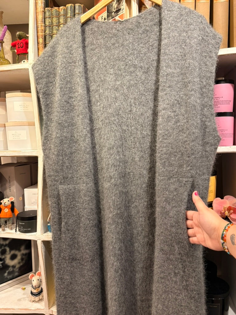 Alpaca Sleeveless Cardigan